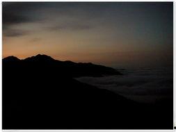 黑夜没有破晓,探寻希望之光